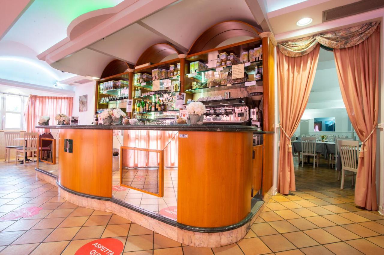 Hotel Villa Verde Ривоторто Экстерьер фото