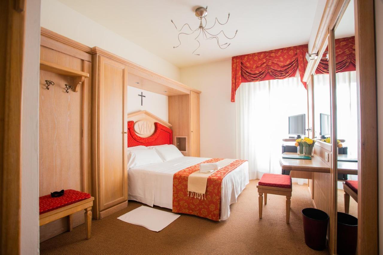 Hotel Villa Verde Ривоторто Экстерьер фото